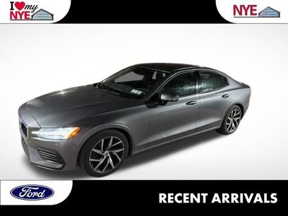 Used 2020 Volvo S60 T6 Momentum