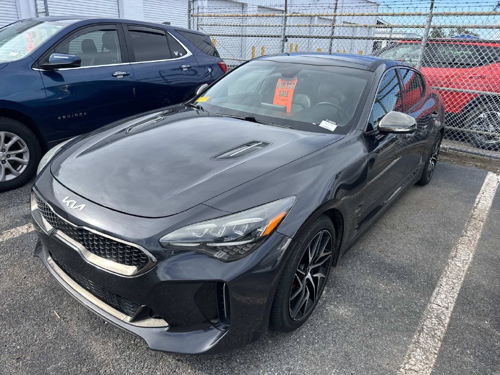 Used 2022 Kia Stinger GT-Line w/ Sun & Sound Package RWD image 6