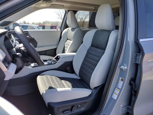 New 2026 Mitsubishi Outlander SE AWD/4WD image 8