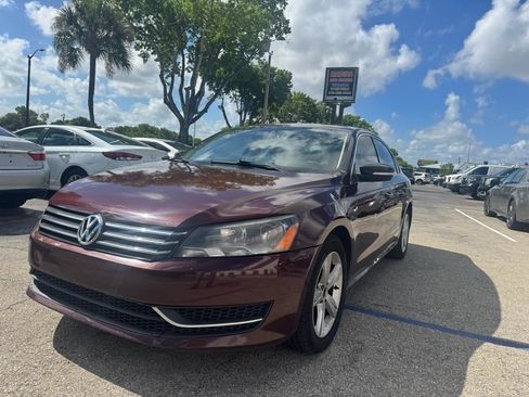 Used 2013 Volkswagen Passat 2.5 SE FWD image 2
