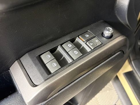 Used 2018 Toyota Tacoma TRD Sport w/ Technology Package AWD/4WD image 13