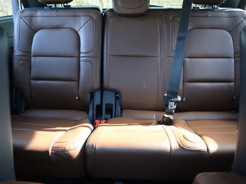 Used 2023 Lincoln Navigator L Reserve image 14