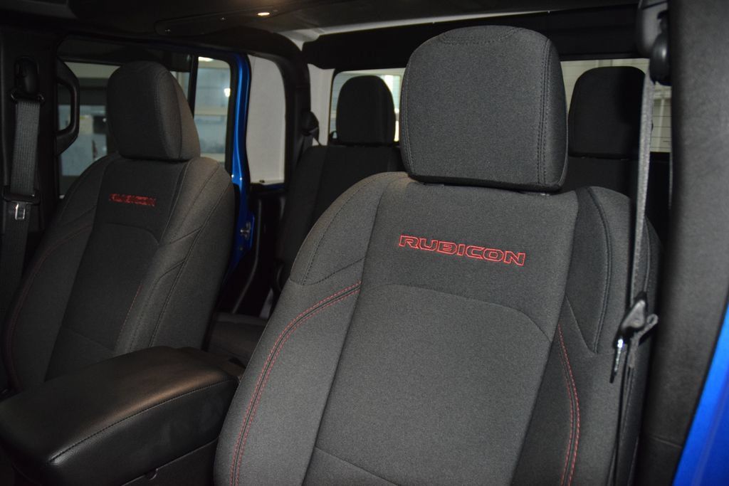 Used 2025 Jeep Gladiator Rubicon w/ Safety Group AWD/4WD image 45