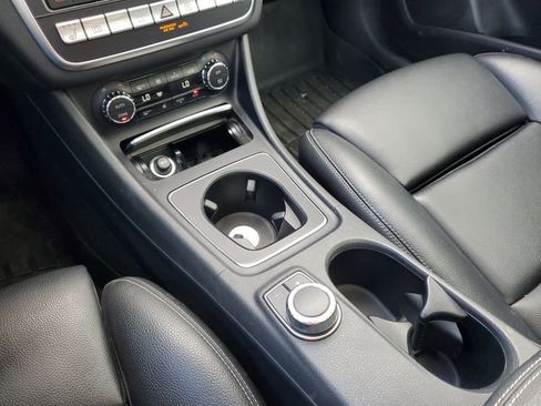 Used 2018 Mercedes-Benz GLA 250 4MATIC image 31