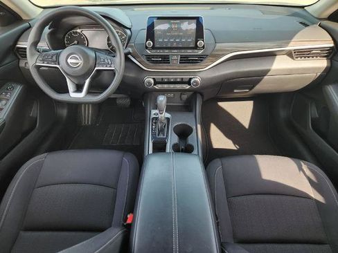 Certified 2025 Nissan Altima 2.5 SV FWD image 18