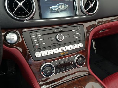 Used 2018 Mercedes-Benz SL 550 image 45