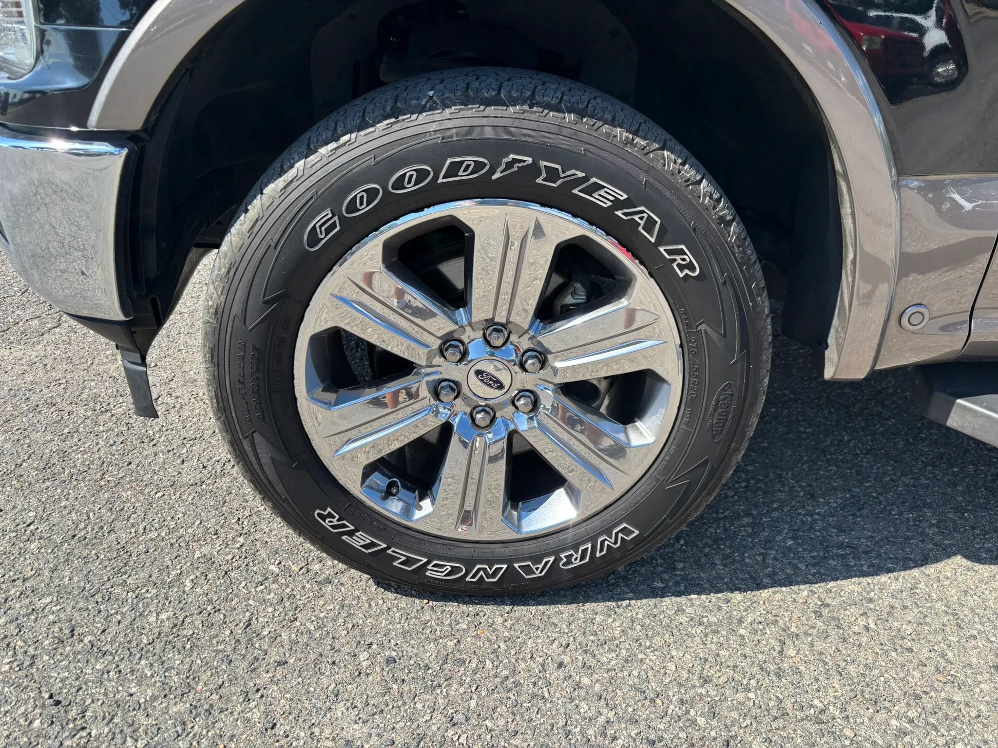 Used 2018 Ford F150 Lariat w/ Equipment Group 502A Luxury AWD/4WD image 10
