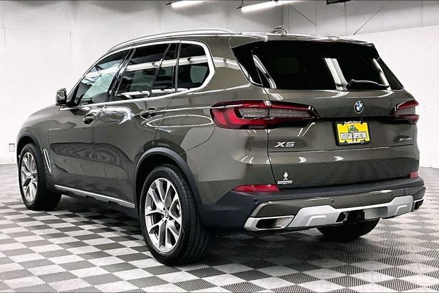 Used 2023 BMW X5 xDrive40i AWD/4WD image 2