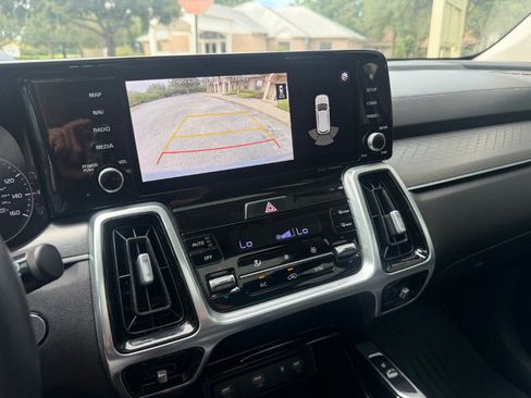 Used 2021 Kia Sorento SX AWD/4WD image 15