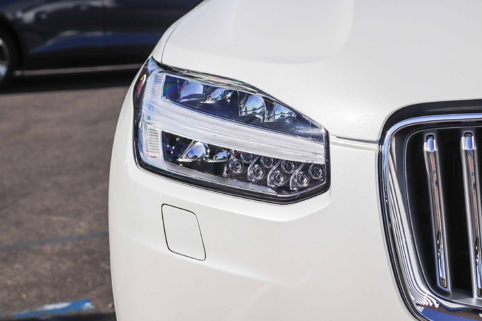 Used 2025 Volvo XC90 T8 Ultra w/ Protection Package Premier AWD/4WD image 12