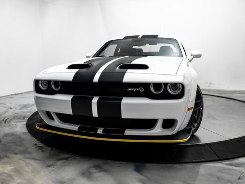 Used 2023 Dodge Challenger SRT Hellcat w/ Driver Convenience Group image 3