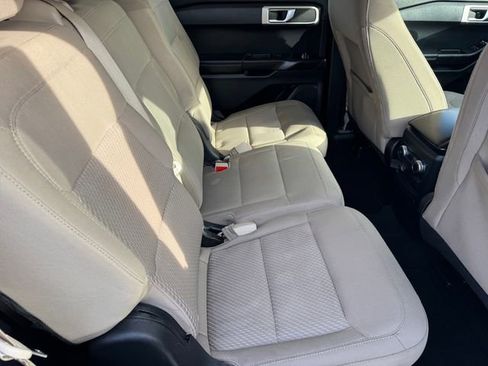 Used 2022 Ford Explorer 2WD image 7