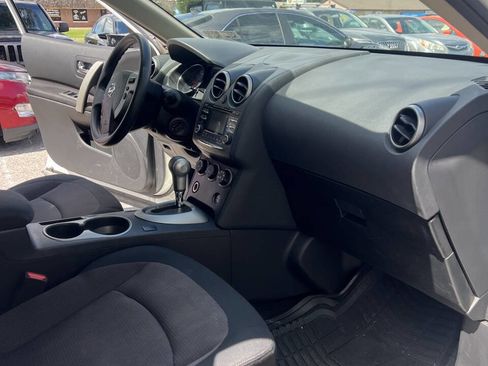 Used 2013 Nissan Rogue SV image 8