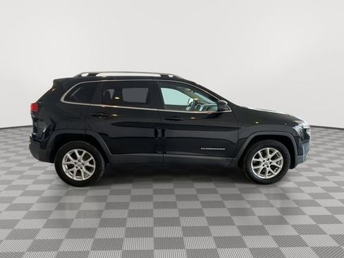 Used 2016 Jeep Cherokee Latitude w/ Cold Weather Group image 12