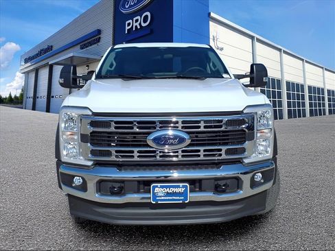 New 2025 Ford F550 4x4 Regular Cab Super Duty image 19