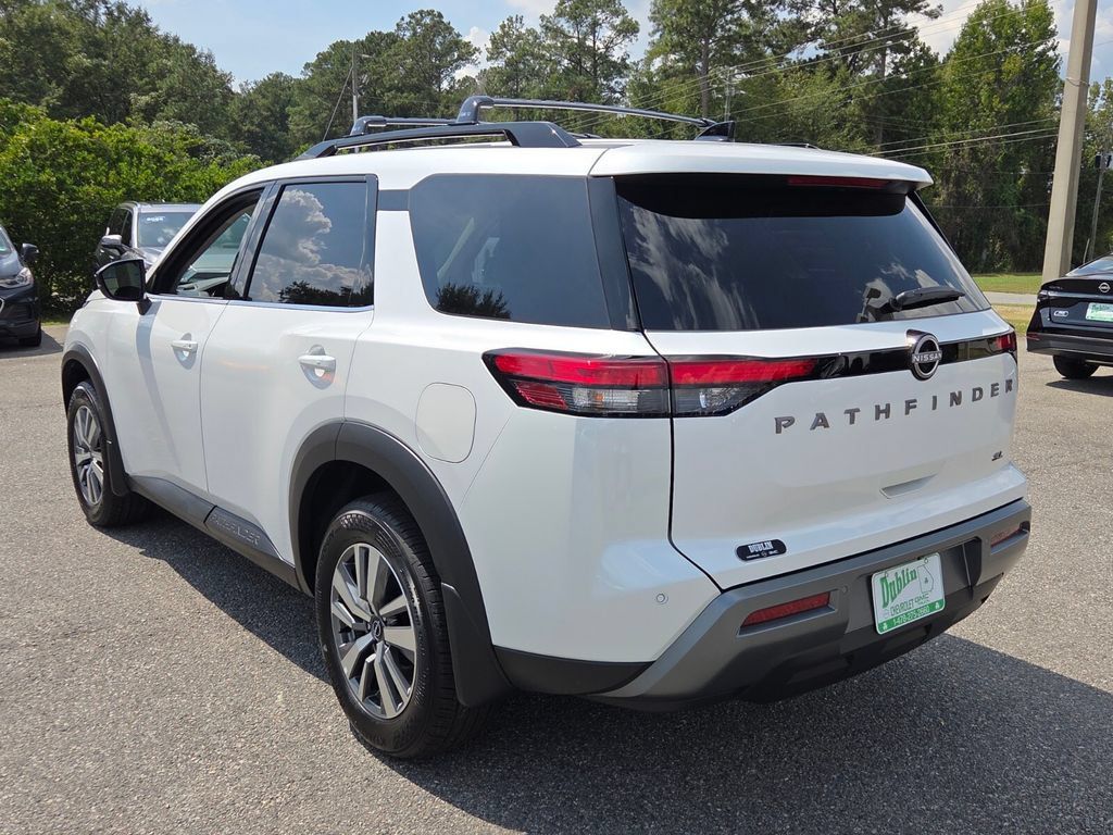 New 2026 Nissan Pathfinder SL w/ Cargo Package FWD image 9