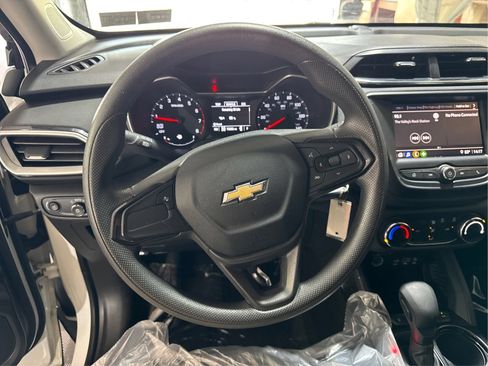 Used 2023 Chevrolet TrailBlazer LS AWD/4WD image 17