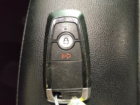 Used 2020 Ford Edge SEL AWD/4WD image 32