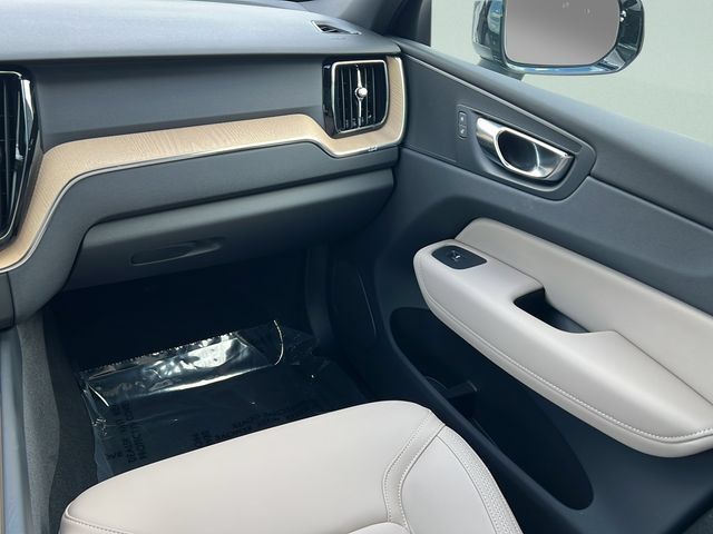 New 2026 Volvo XC60 T8 Plus w/ Protection Package Premier AWD/4WD image 12