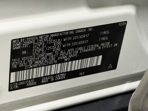 Used 2025 Toyota RAV4 XLE FWD image 32