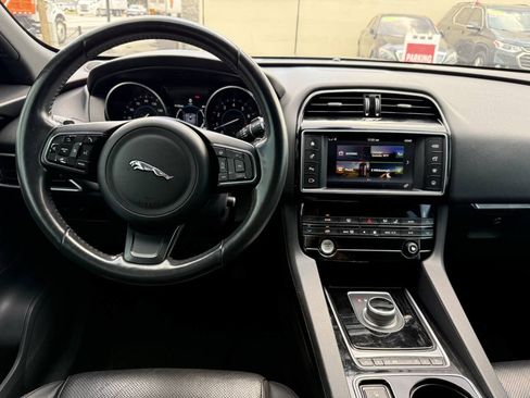 Used 2017 Jaguar F-PACE Prestige AWD/4WD image 14