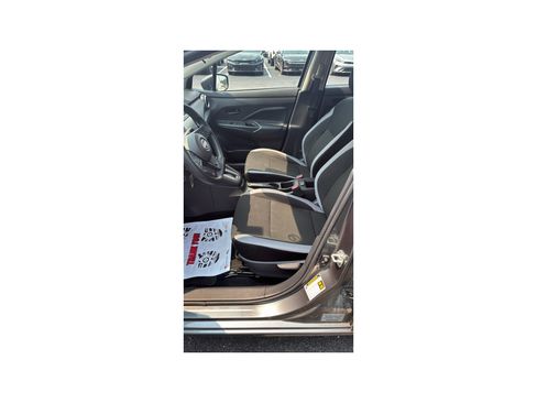 Used 2025 Nissan Versa S FWD image 11
