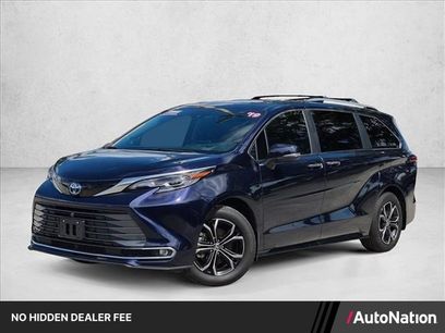 Used 2025 Toyota Sienna Platinum