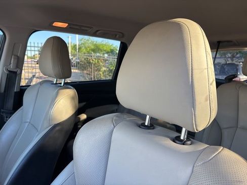 Used 2023 Subaru Ascent Limited image 9