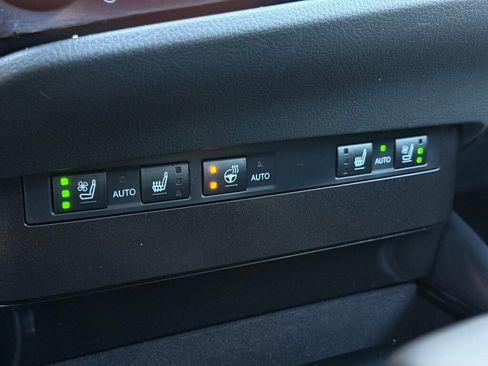 Certified 2025 Lexus ES 300h w/ Premium Package image 24