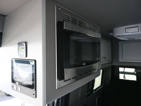 Used 2023 Mercedes-Benz Sprinter 2500 image 29