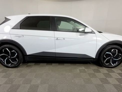 Used 2024 Hyundai Ioniq 5 SEL AWD/4WD image 3