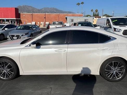 Used 2024 Lexus ES 300h w/ Premium Package FWD image 10