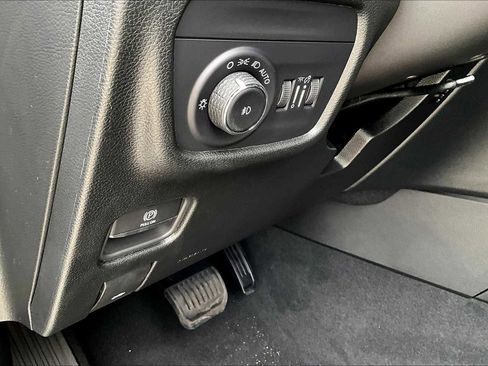 New 2025 Jeep Grand Cherokee L Limited w/ MOPAR Finishing Package image 18