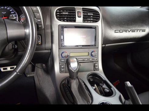 Used 2006 Chevrolet Corvette Convertible w/ Preferred Equipment Group RWD image 16