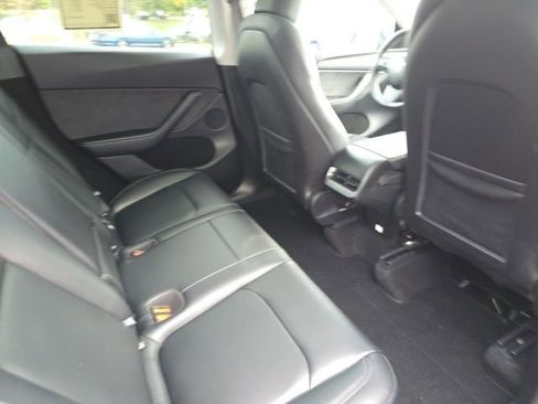 Used 2024 Tesla Model Y Long Range image 12