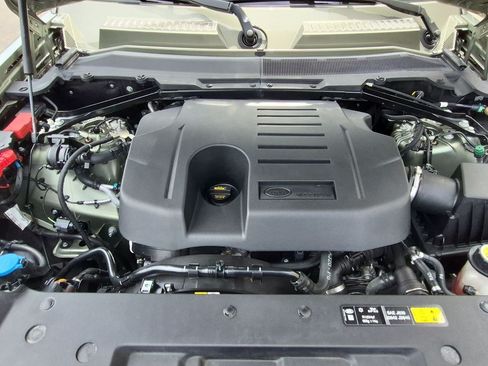 Certified 2024 Land Rover Defender 110 X-Dynamic SE AWD/4WD image 27