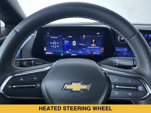Certified 2024 Chevrolet Equinox EV LT FWD image 3