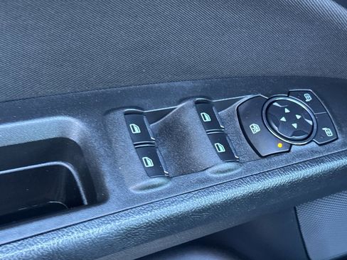 Used 2020 Ford Fusion SE image 12