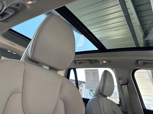 Certified 2024 Volvo XC90 T8 Plus w/ Protection Package Premier image 21