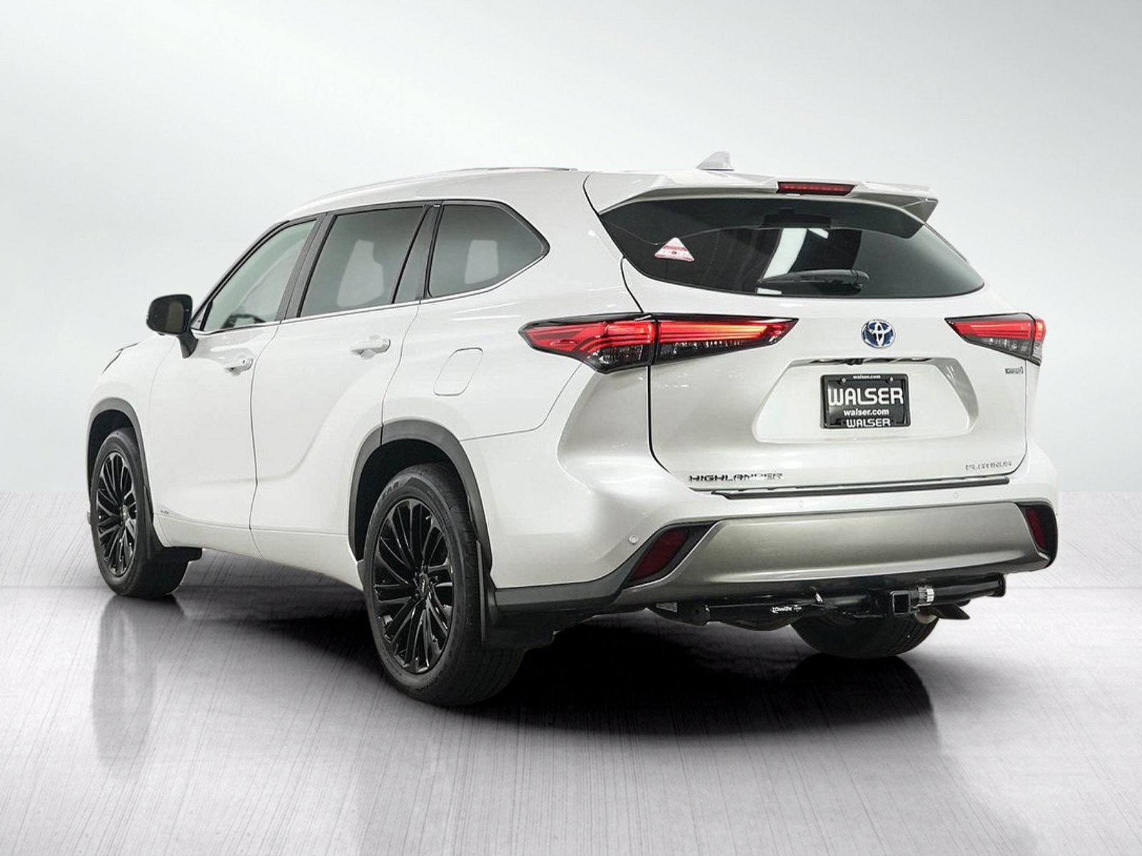 Used 2023 Toyota Highlander Platinum AWD/4WD image 3