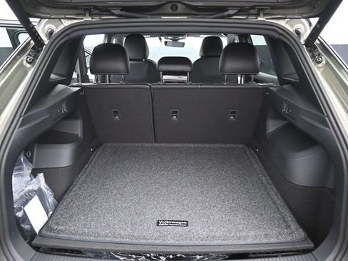 New 2026 Volkswagen Tiguan SE R-Line AWD/4WD image 12
