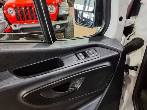 Used 2019 Mercedes-Benz Sprinter 2500 image 22