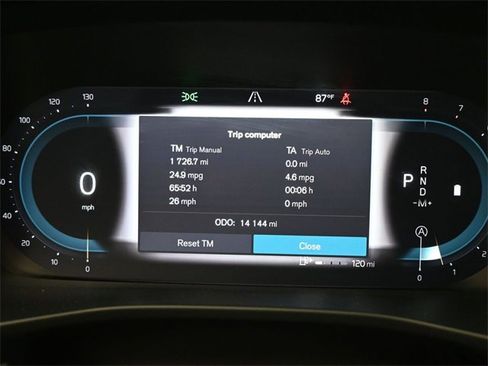 Used 2024 Volvo XC40 B5 Plus w/ Protection Package Premier image 27