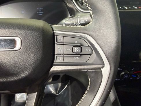 Used 2024 Jeep Grand Cherokee Limited AWD/4WD image 22