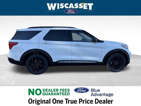 Certified 2022 Ford Explorer XLT w/ Equipment Group 202A image 6