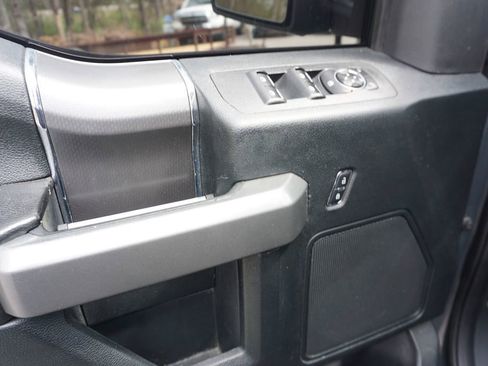 Used 2016 Ford F150 XLT w/ Equipment Group 302A Luxury image 3