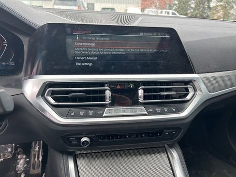 Used 2021 BMW 440i xDrive M440i xDrive w/ Premium Package image 11