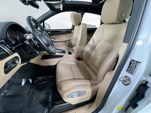 Used 2022 Porsche Macan image 22