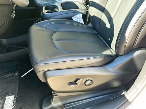 New 2026 Chrysler Pacifica Select image 19