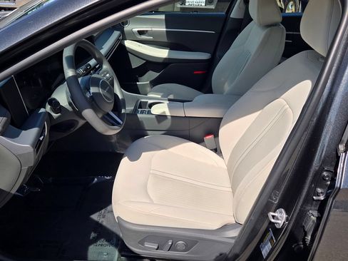 Certified 2025 Hyundai Sonata SEL FWD image 28